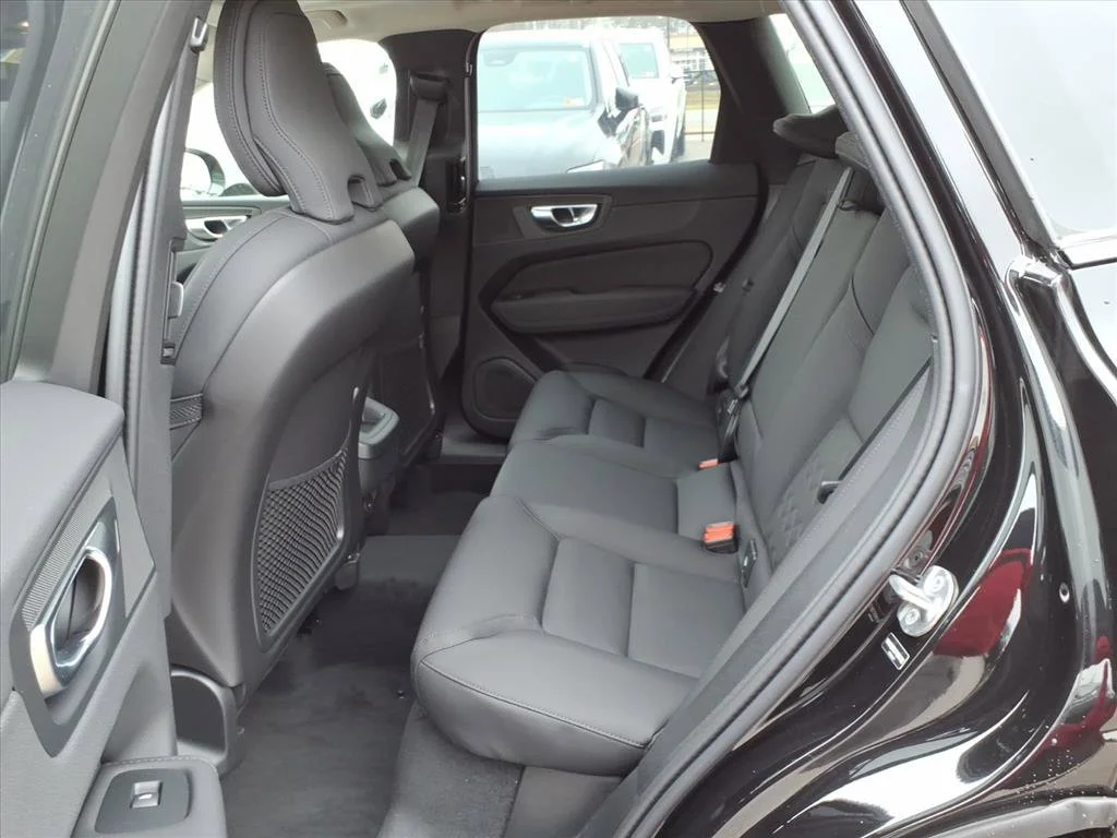 Used 2026 Onyx Black Metallic Volvo Plus image 12