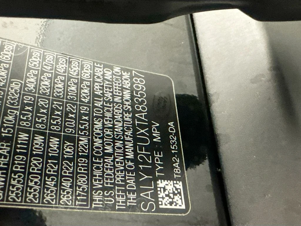 New 2026 Santorini Black Land Rover Autobiography image 33