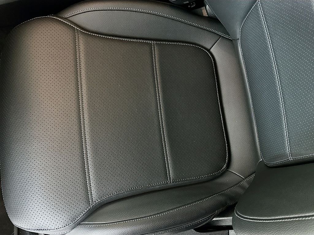 Certified Used 2023 White Mercedes-Benz GLC 300 image 19