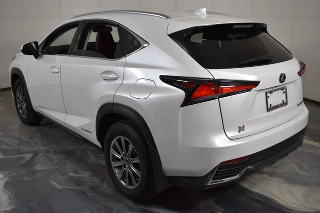 Used 2021 White Lexus 300h image 7