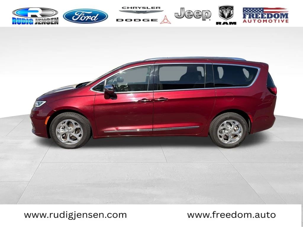 Used 2021 Red Chrysler Limited image 2