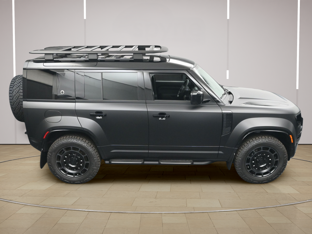 New 2026 Black Land Rover  image 34