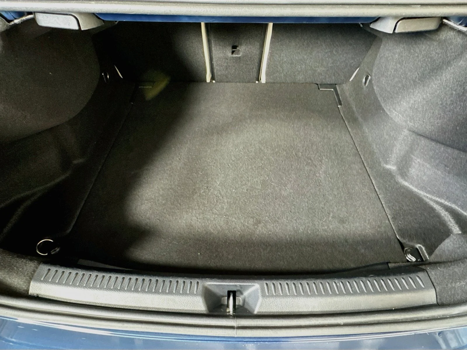 Used 2019 Denim Blue Metallic Mercedes-Benz A 220 image 25