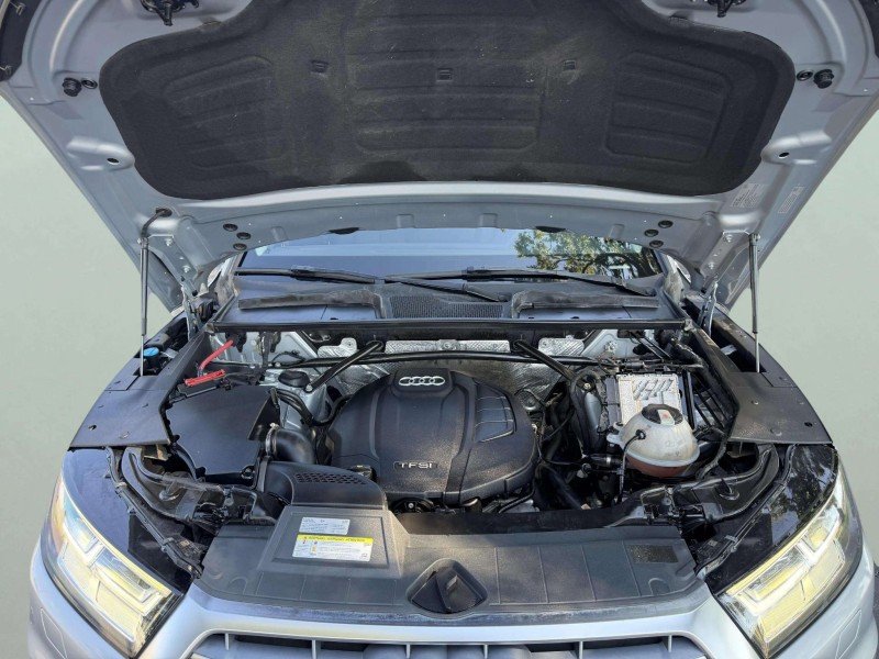 Used 2018 Florett Silver Metallic Audi Premium Plus image 33