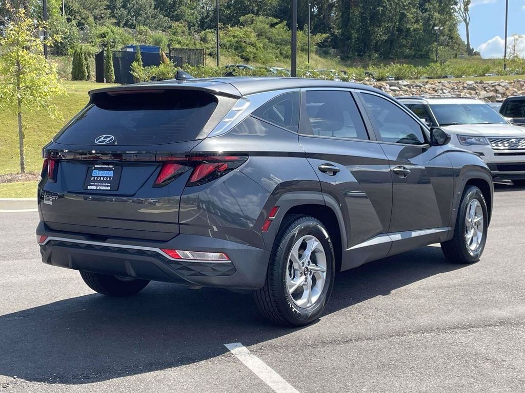 Used 2022 Gray Hyundai SE image 3