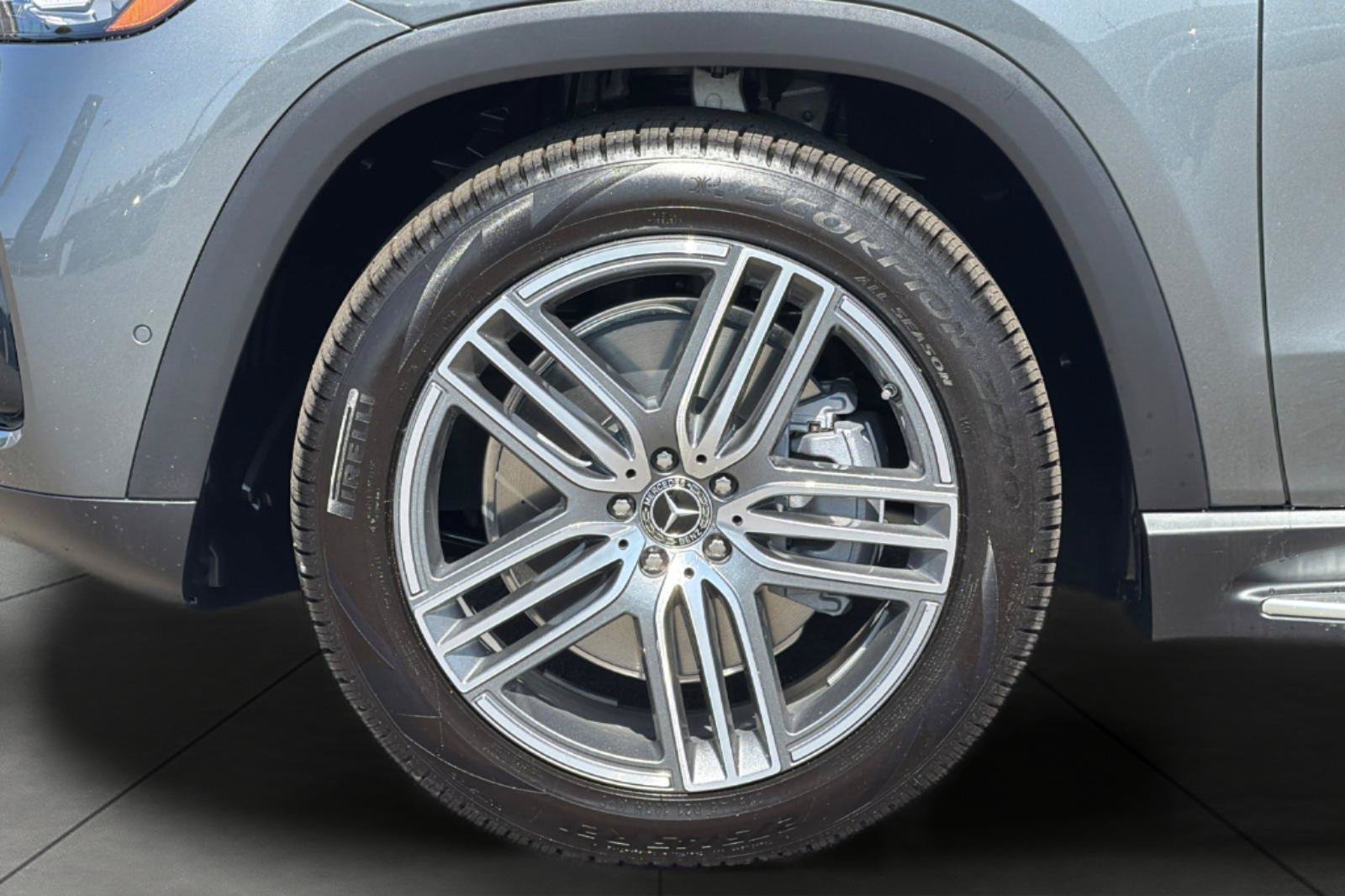 New 2026 Selenite Grey Metallic Mercedes-Benz GLS 450 image 5