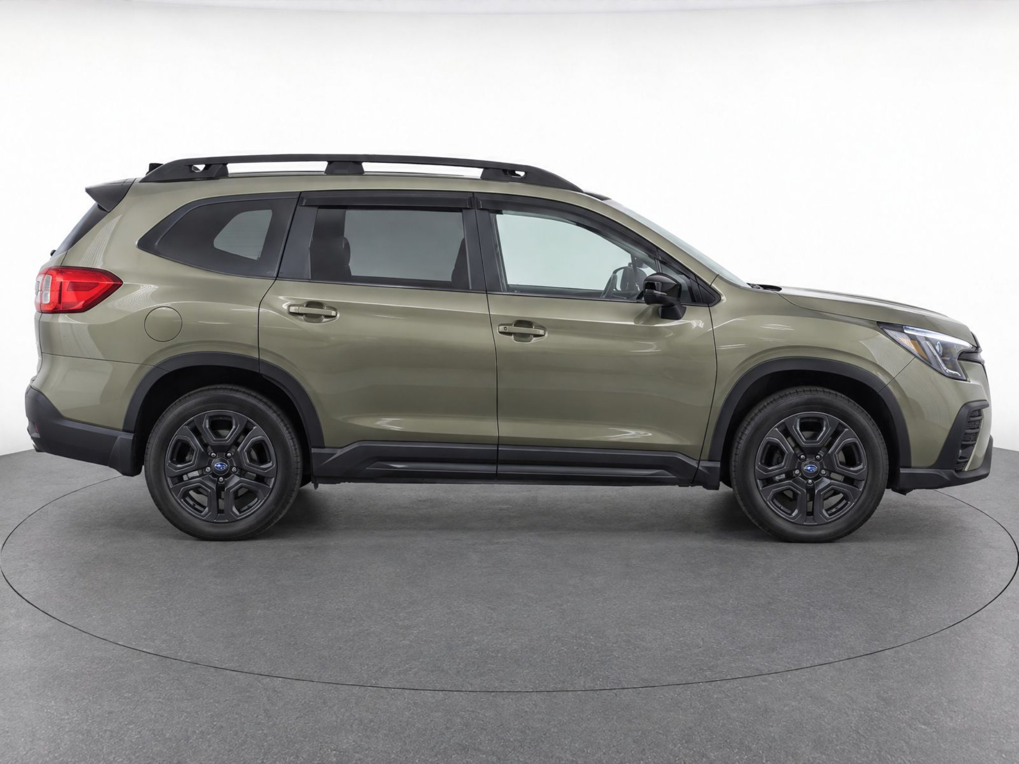 Used 2025 Autumn Green Metallic Subaru Onyx Edition Touring image 8