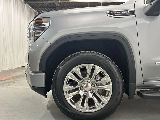 Used 2025 Silver GMC Denali image 21