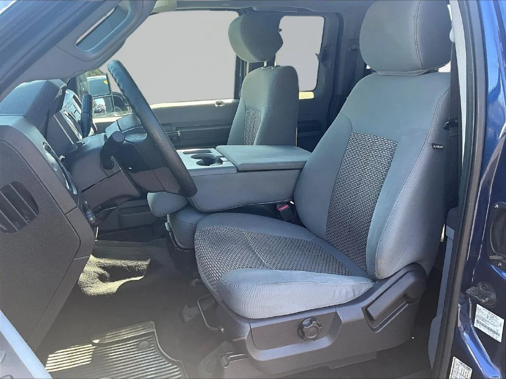 Used 2012 Dark Blue Pearl Metallic Ford XLT image 17