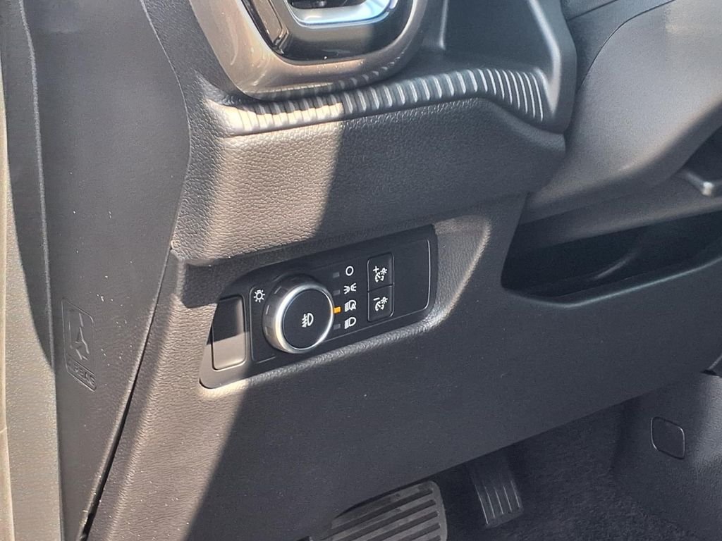 New 2026 Carbonized Gray Metallic Ford XLT image 13