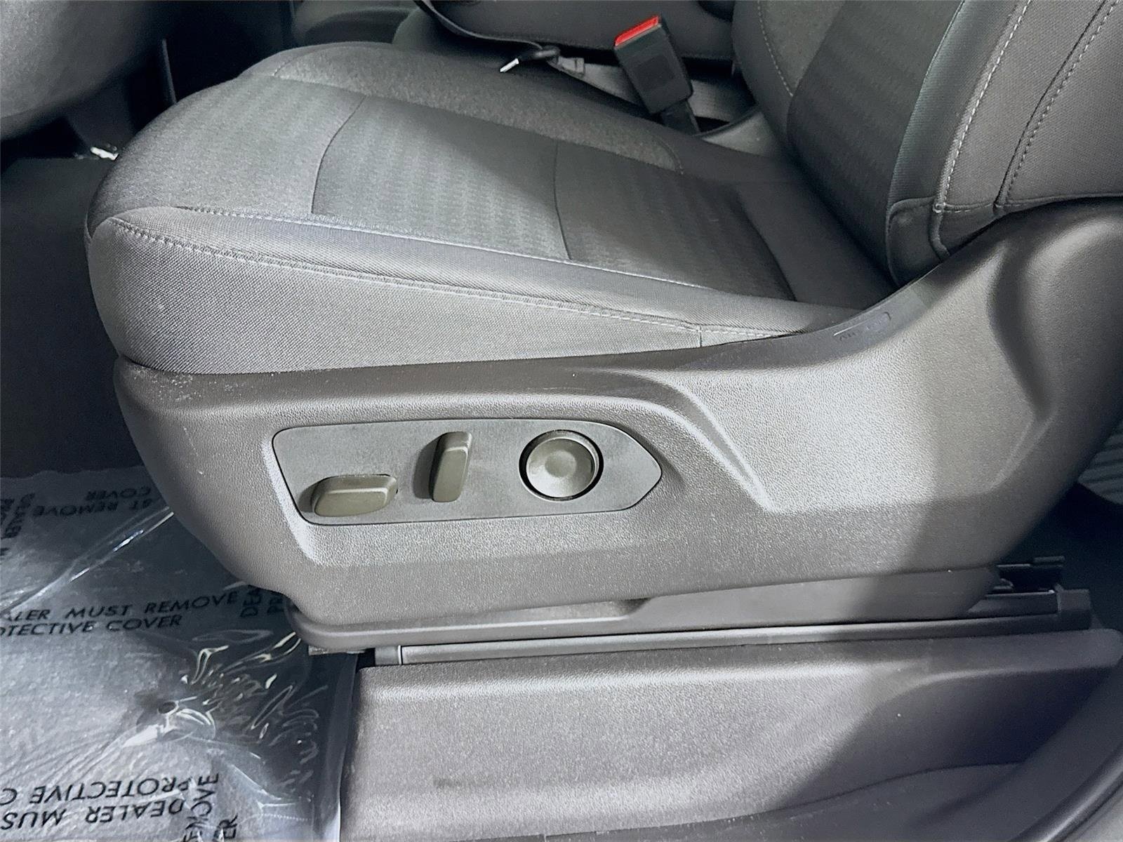 Used 2024 Summit White GMC Elevation image 20