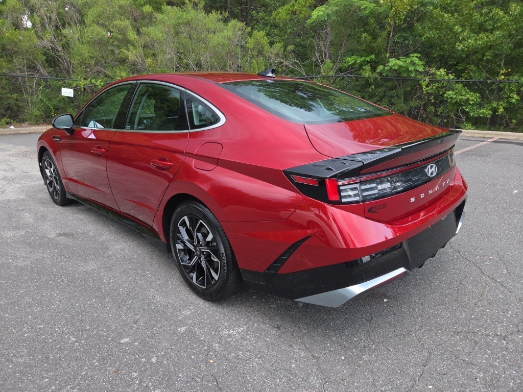 Certified Used 2025 Ultimate red Hyundai SEL image 5