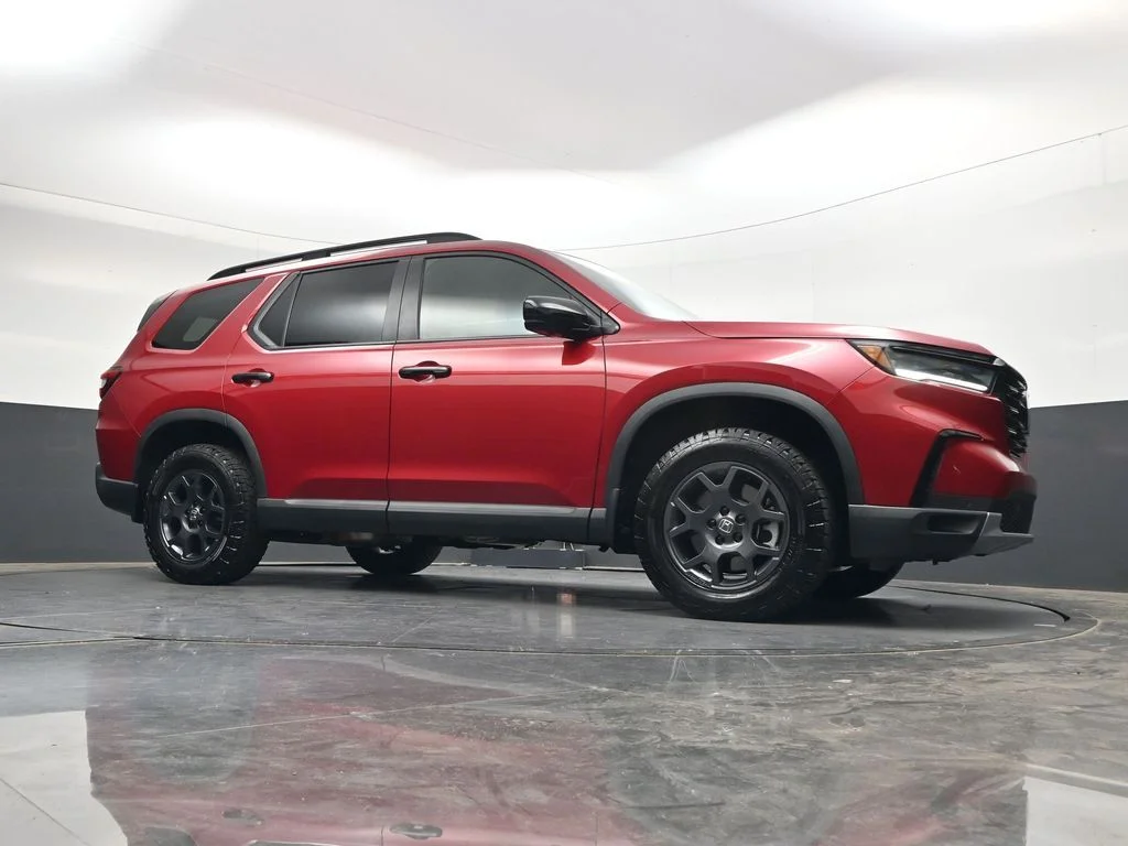 Certified Used 2025 Radiant Red Metallic II Honda TrailSport image 39