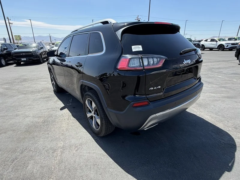 Used 2019 Diamond Black Cry Jeep Limited image 5