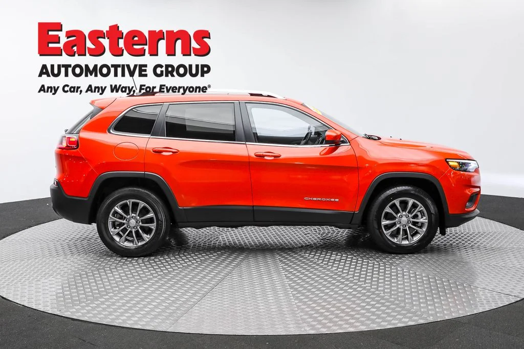 Used 2021 Orange Jeep Latitude Plus image 4