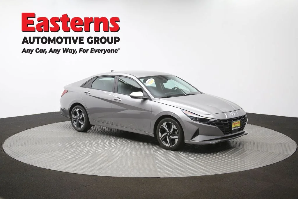 Used 2023 Silver Hyundai SEL image 43