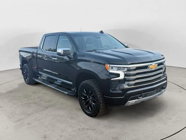 Used 2024 Black Chevrolet High Country image 3