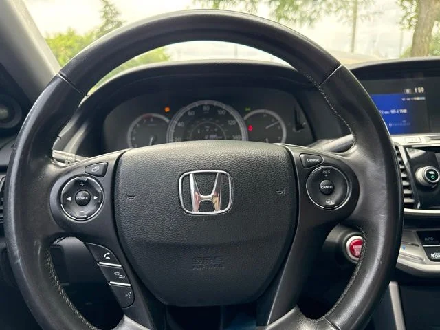 Used 2015 Gray Honda EX-L image 21