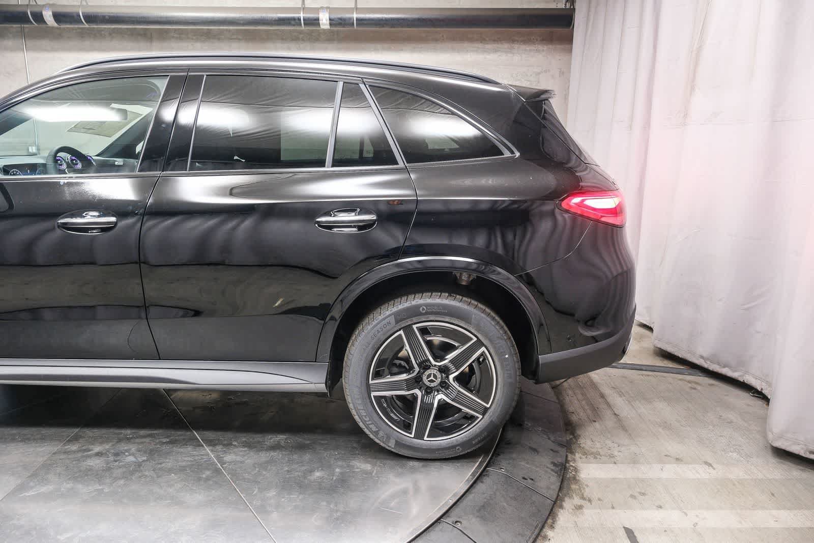 New 2026 Black Mercedes-Benz GLC 300 image 8