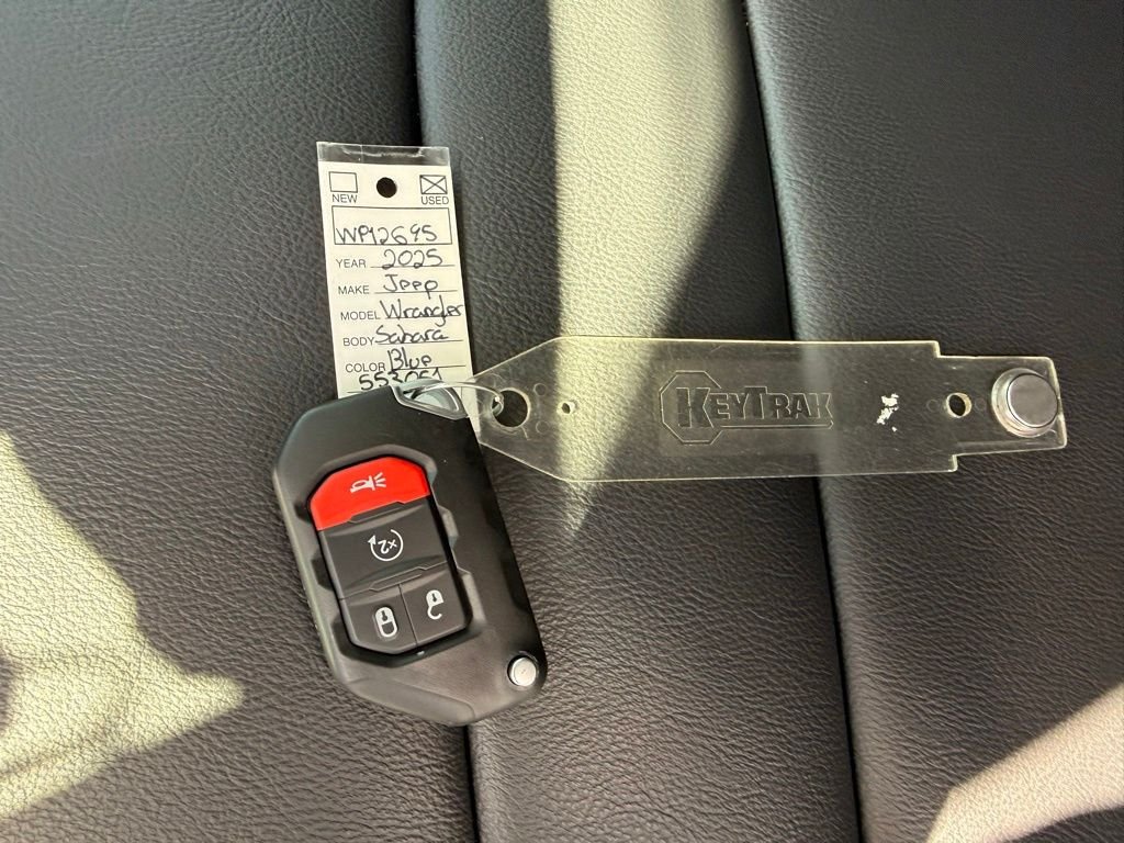 2025 Jeep Wrangler 4-Door Sahara - Photo 42