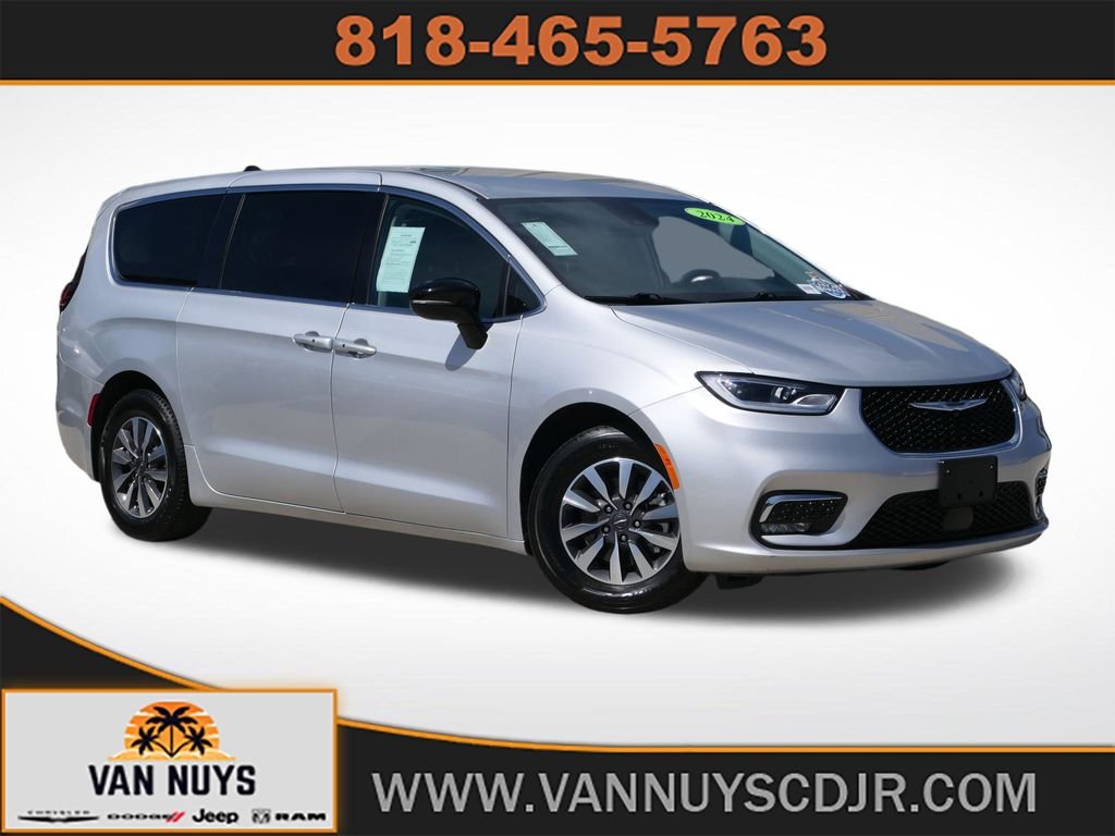 2024 Chrysler Pacifica PHEV Select