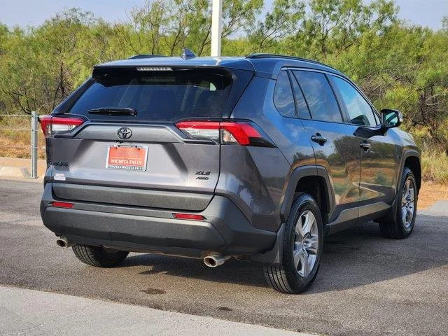 Used 2024 Magnetic Gray Metallic Toyota XLE All-Wheel Drive image 7