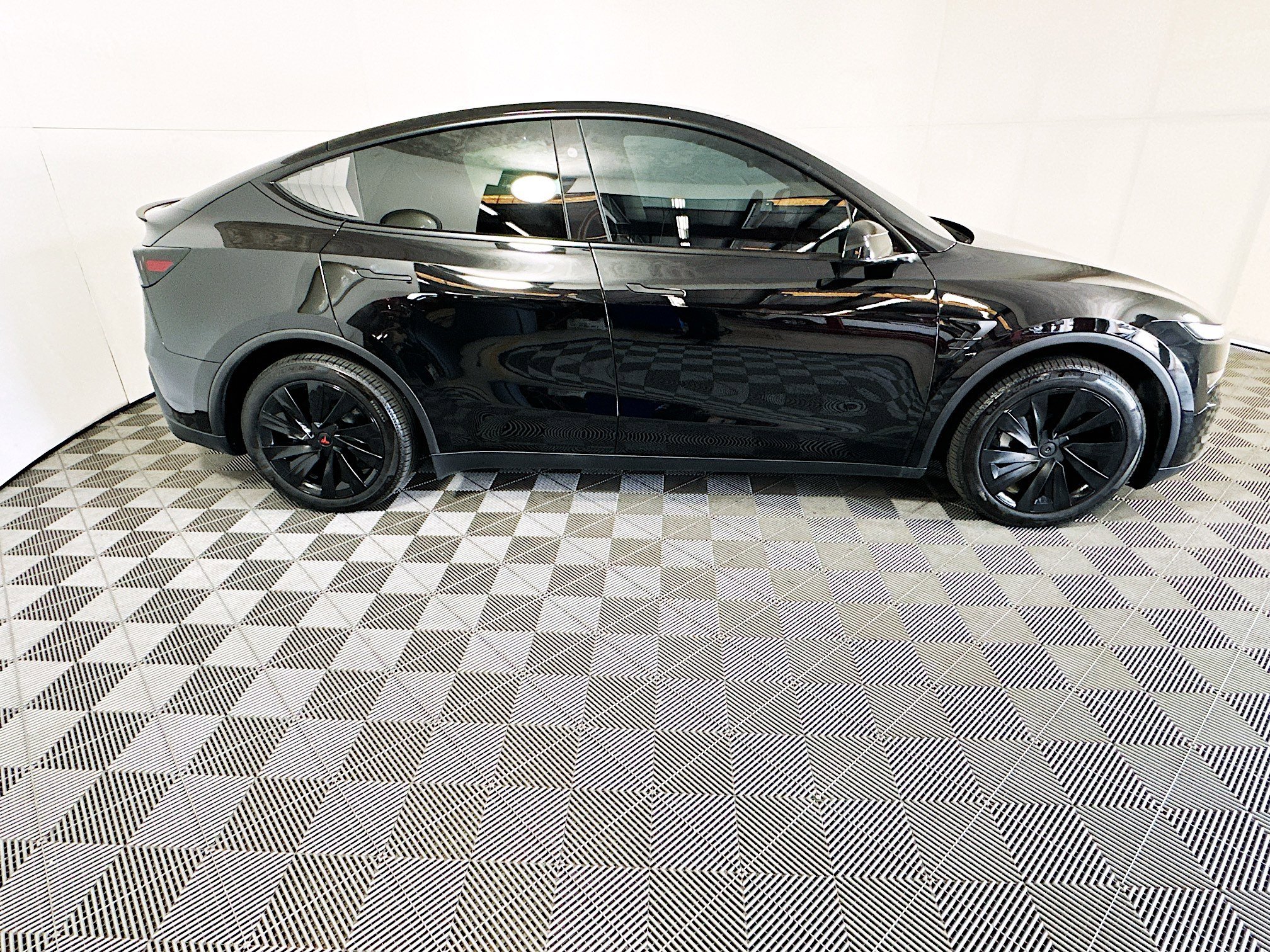 Used 2026 Tesla Model Y Long Range with VIN 7SAYGDEE2TA625936 for sale in Coconut Creek, FL
