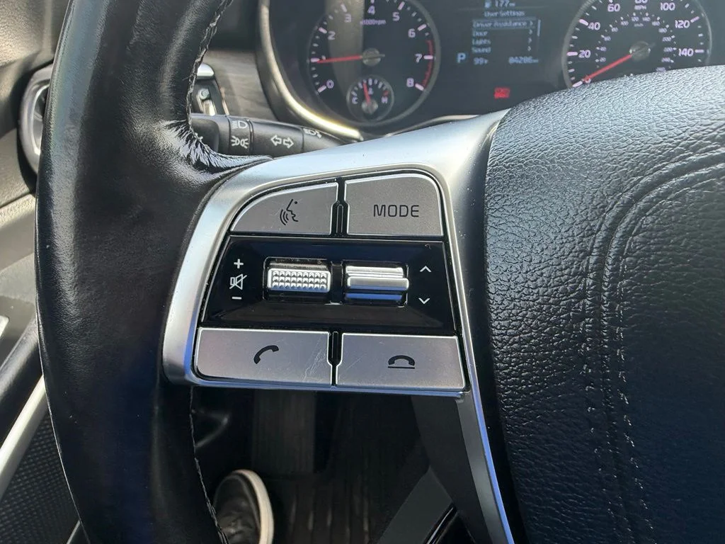 Used 2022 Black Kia EX image 15