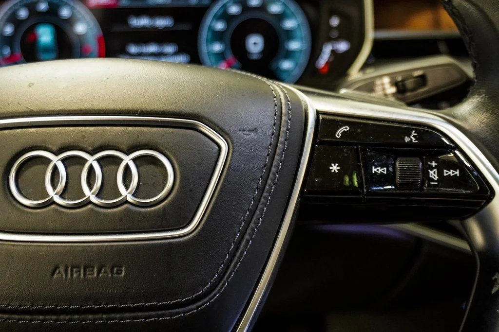 Used 2022 Blue Audi L 55 image 31