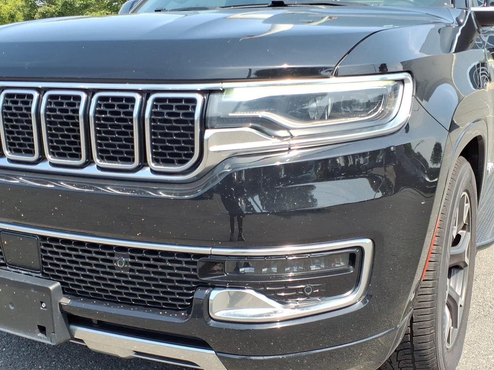 Used 2024 Diamond Black Crystal Pearlcoat Jeep Series III image 17