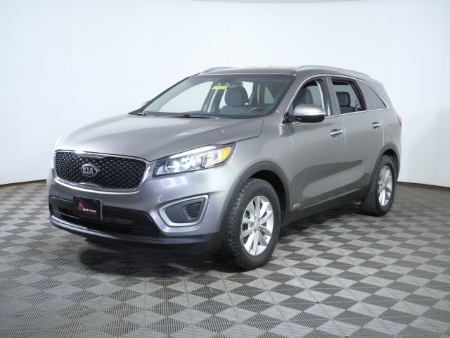 Used 2016 Kia Sorento LX with VIN 5XYPGDA32GG077144 for sale in Shakopee, Minnesota