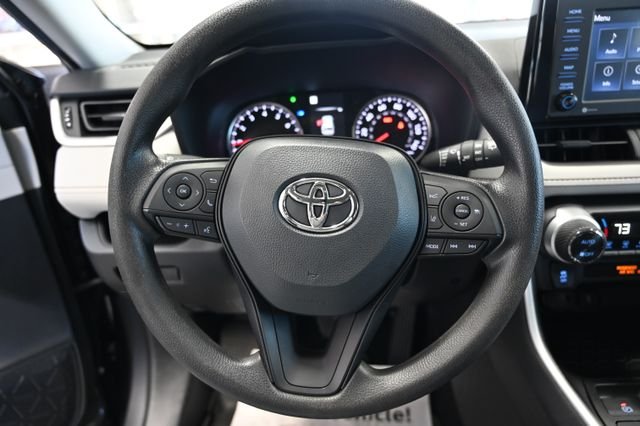 2022 Toyota RAV4 XLE - Photo 22