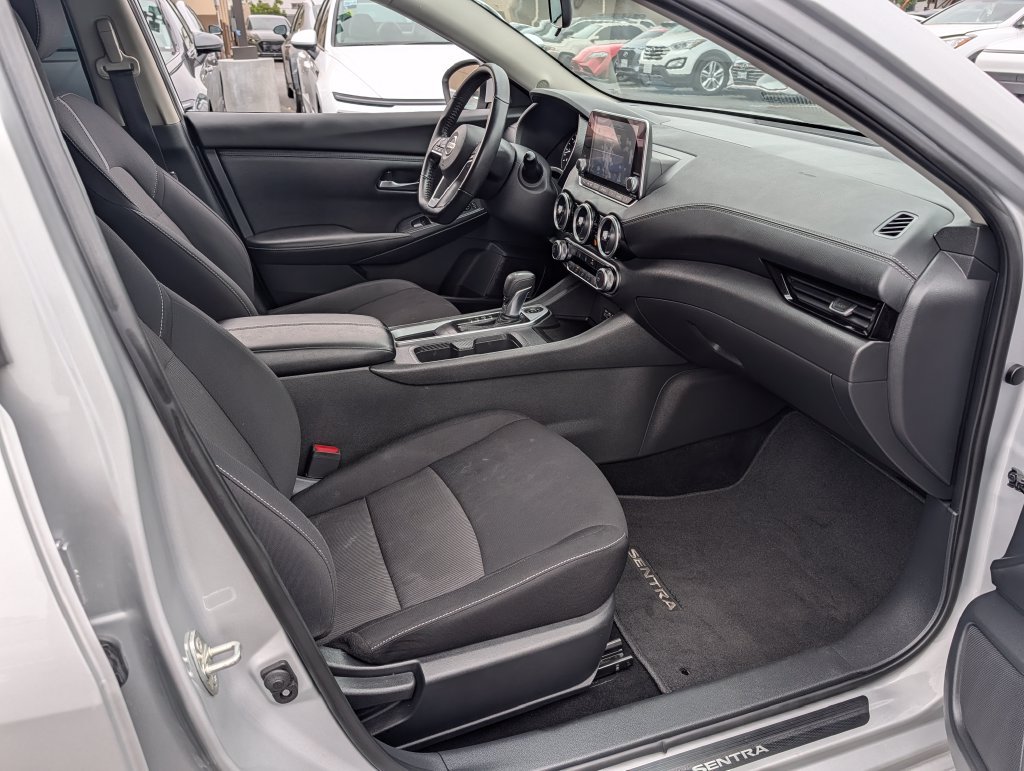 2022 Nissan Sentra SV - Photo 9