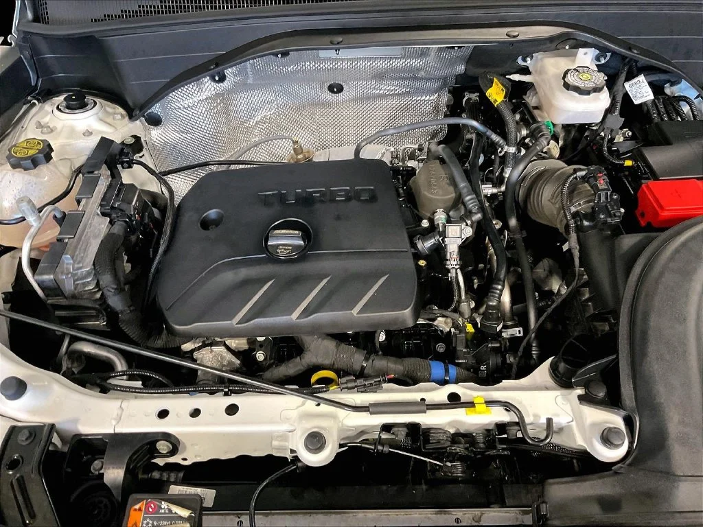 Used 2025 White Chevrolet LT image 34