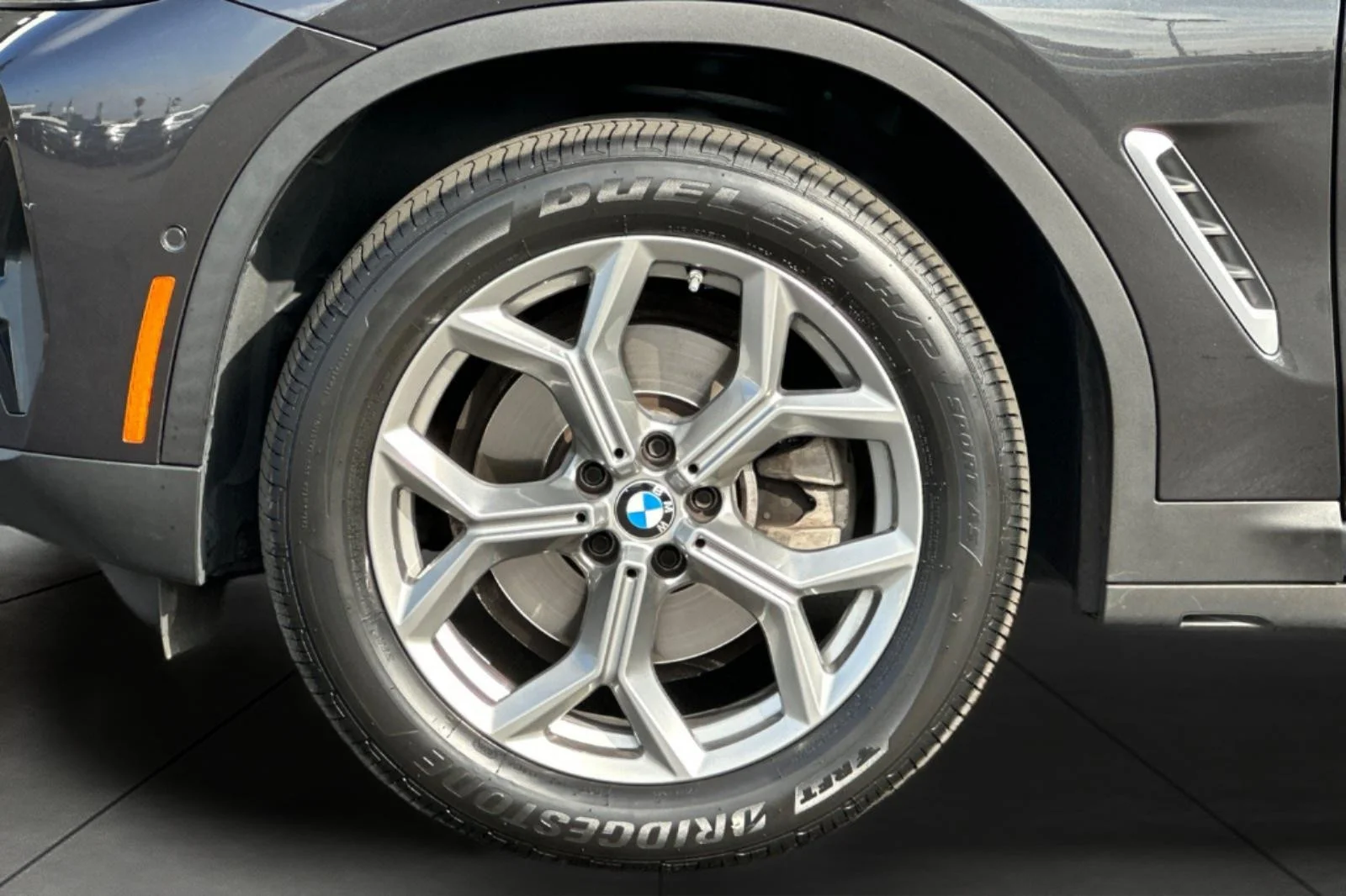 Used 2024 Dark Graphite Metallic BMW xDrive30i image 26