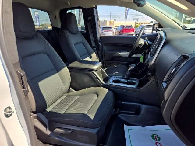 Used 2022 White Chevrolet LT image 19
