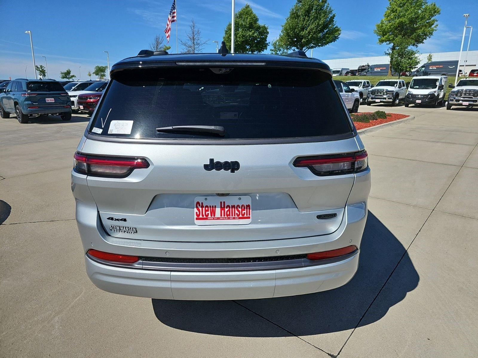 New 2026 Silver Zynith Jeep Summit image 4