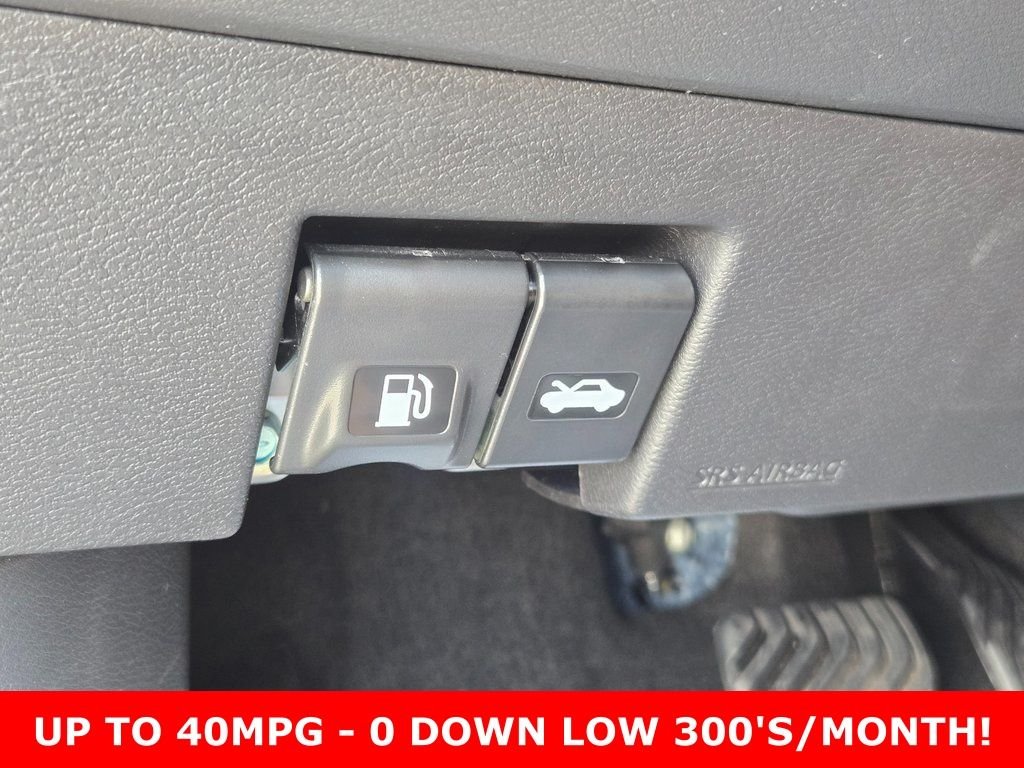 2025 Nissan Versa Sedan SV - Photo 27