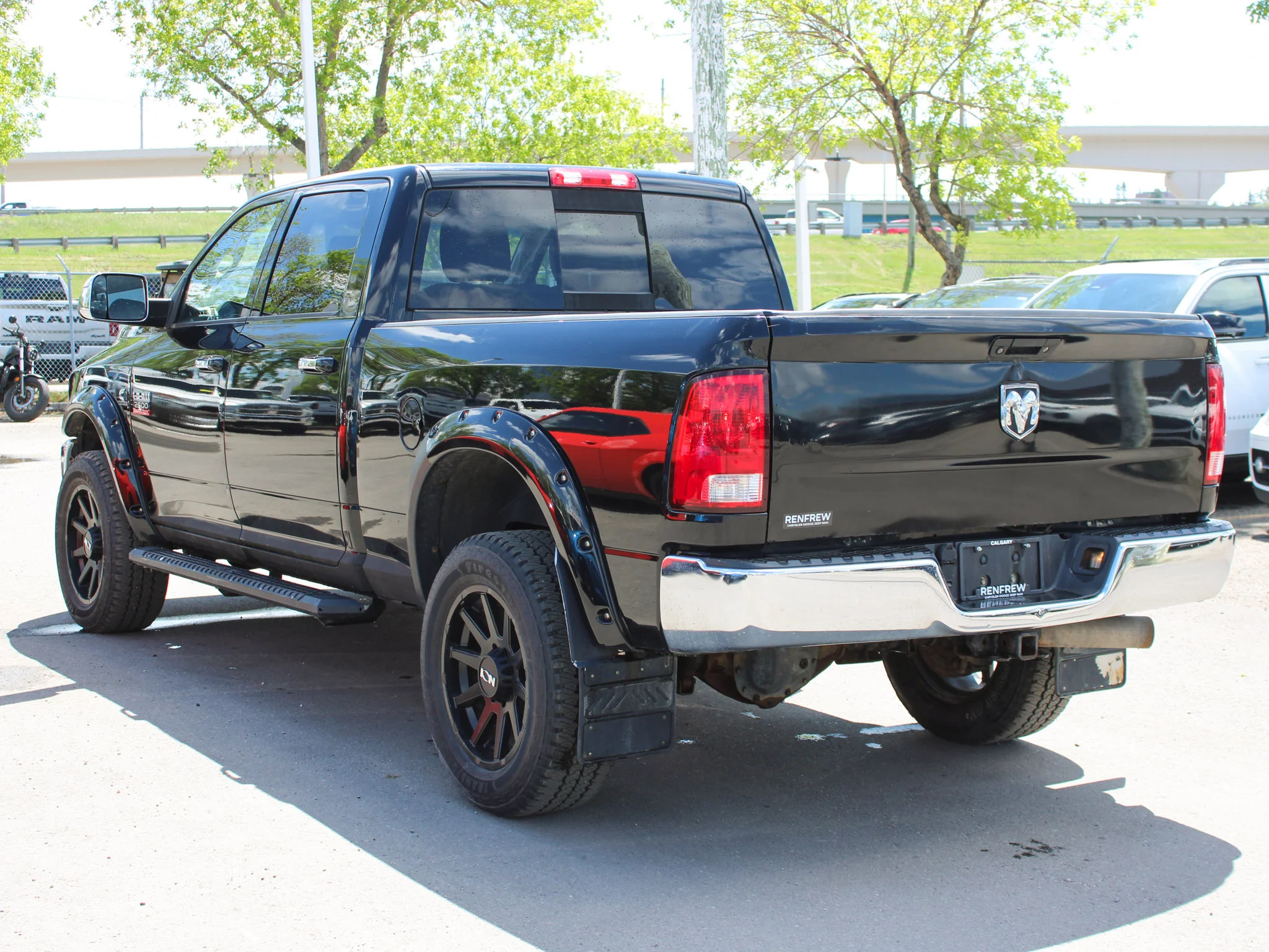 Used 2012 Black RAM Laramie * Cummins diesel, Airbag Suspension, Sunroof, Cooled/Heated Leather image 9