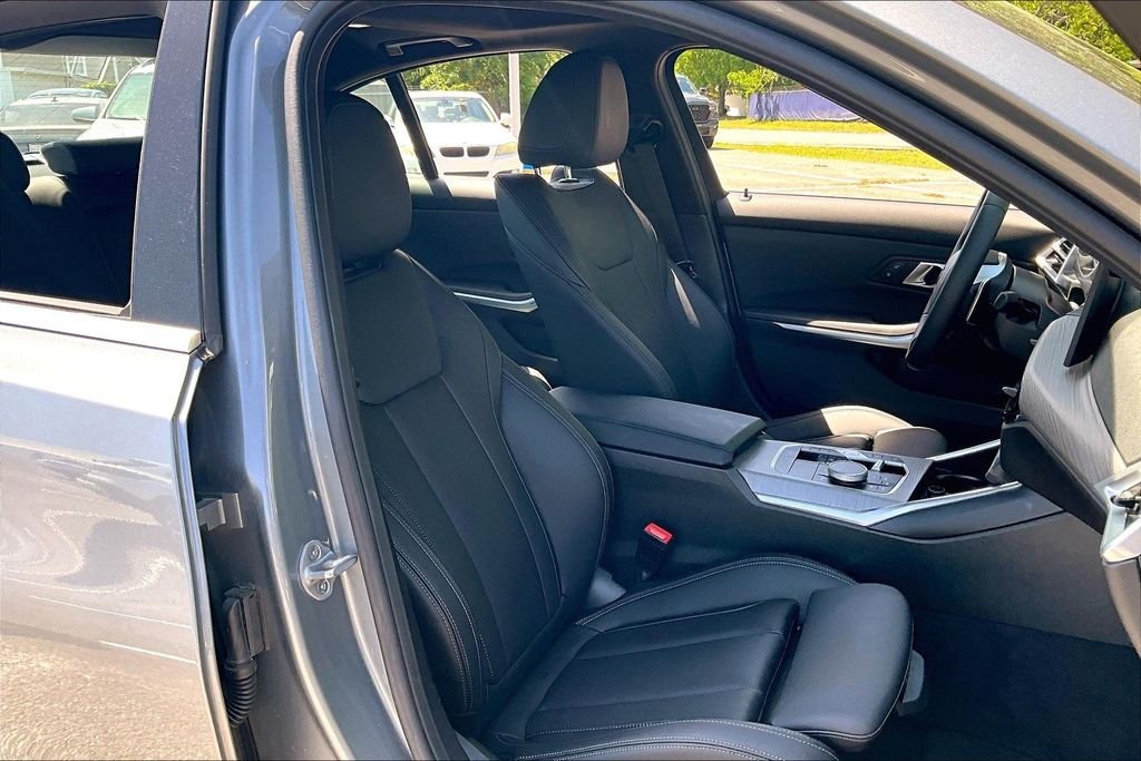 2026 BMW 3 Series 330i - Photo 28
