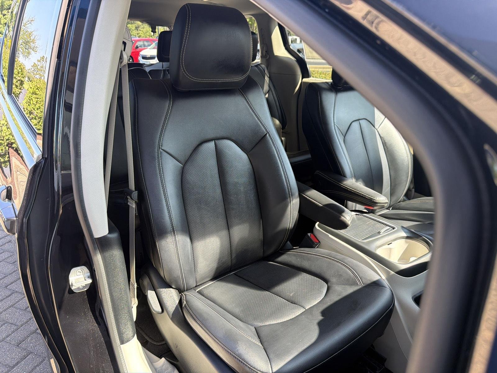 2024 Chrysler Pacifica Touring L - Photo 33