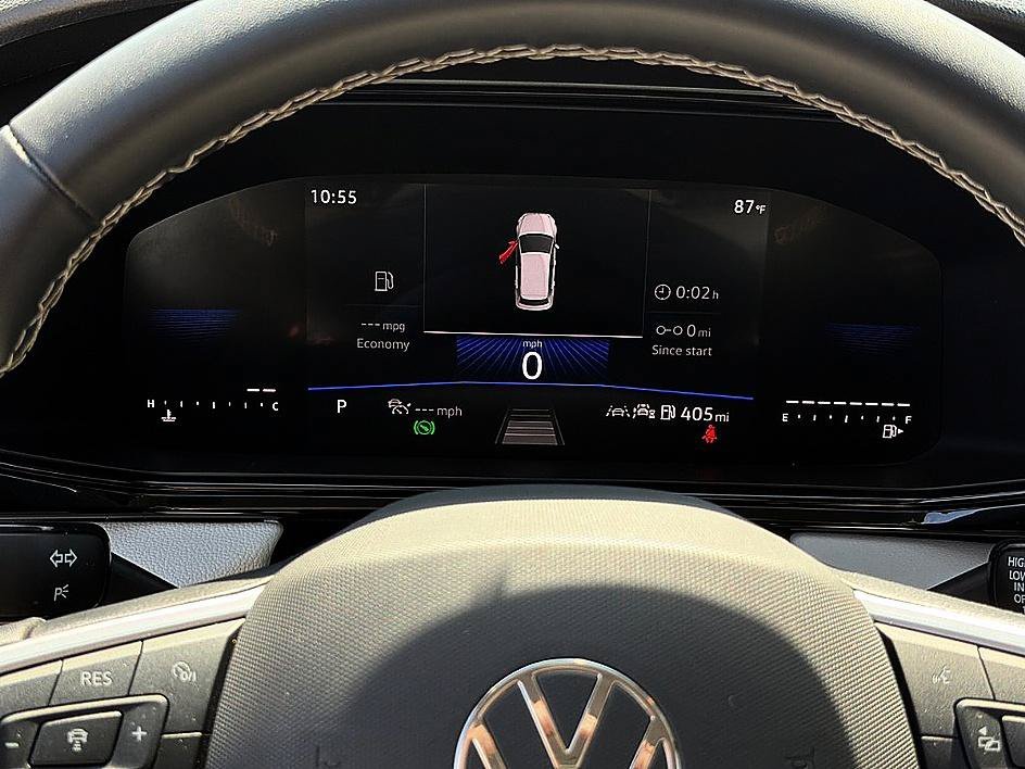 Used 2025 White Volkswagen S image 10