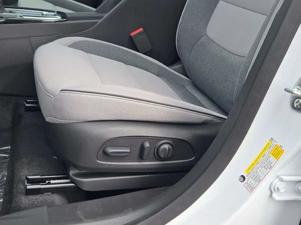 New 2026 Summit White Chevrolet LT image 24