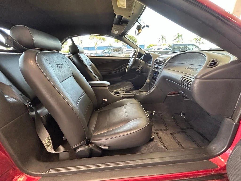 Used 2003 Red Ford V6 image 19