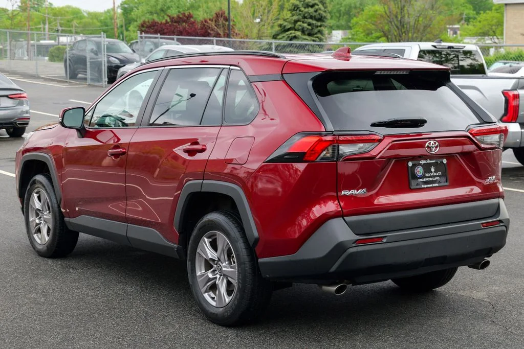 Used 2023 Pearl Toyota XLE image 5