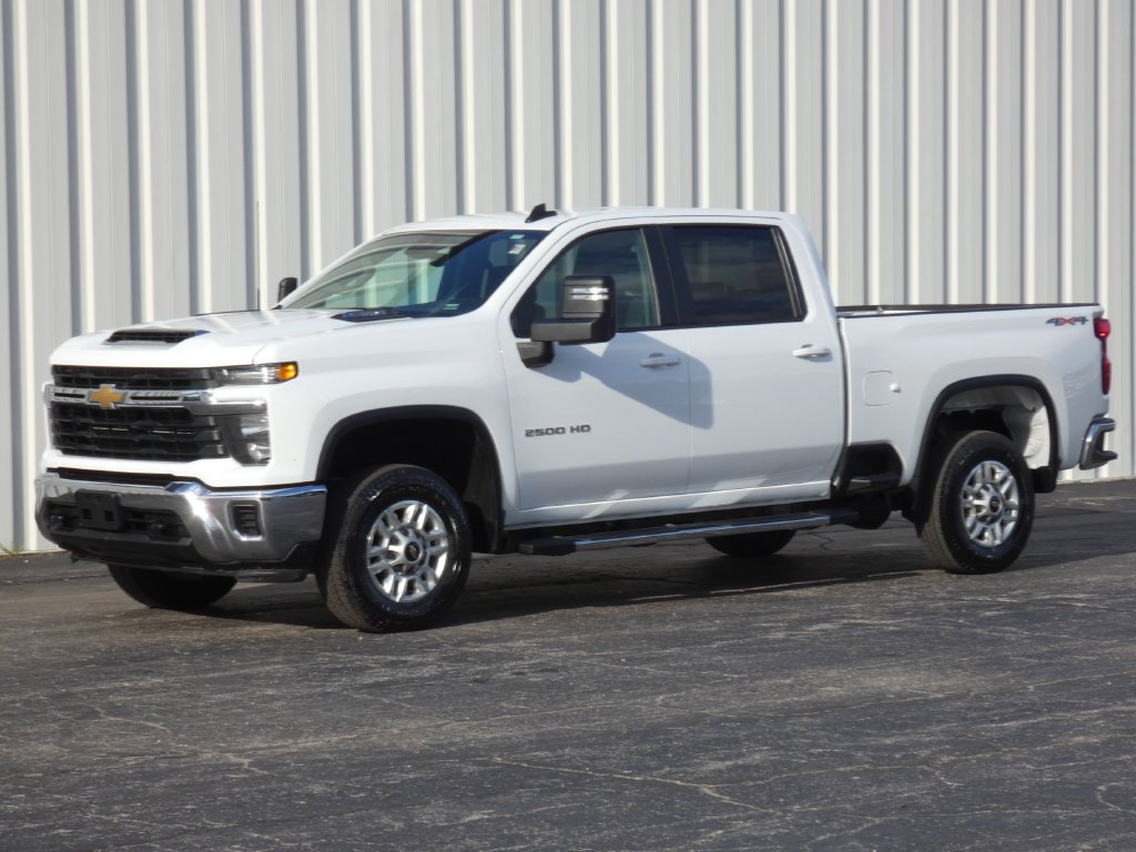 Used 2026 White Chevrolet LT image 29