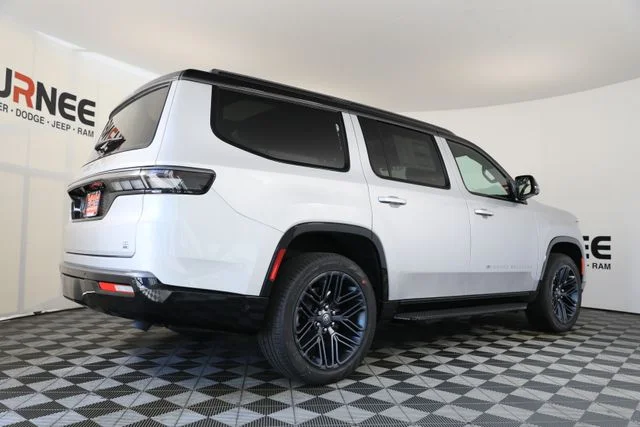 New 2026 Silver-Zynith Exterior Paint Jeep  image 35