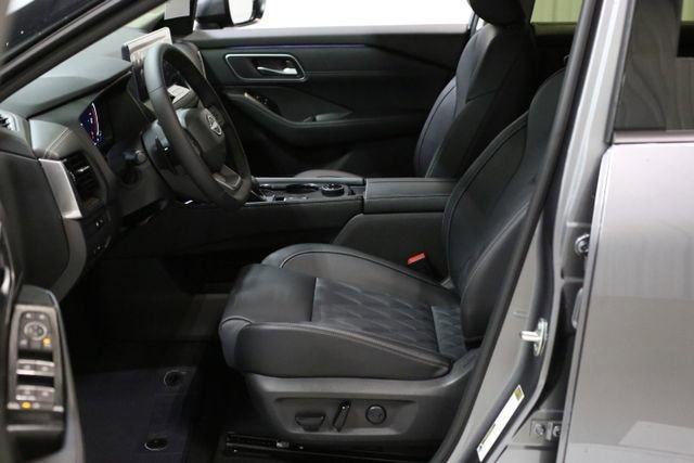 2026 Nissan Rogue Platinum - Photo 8