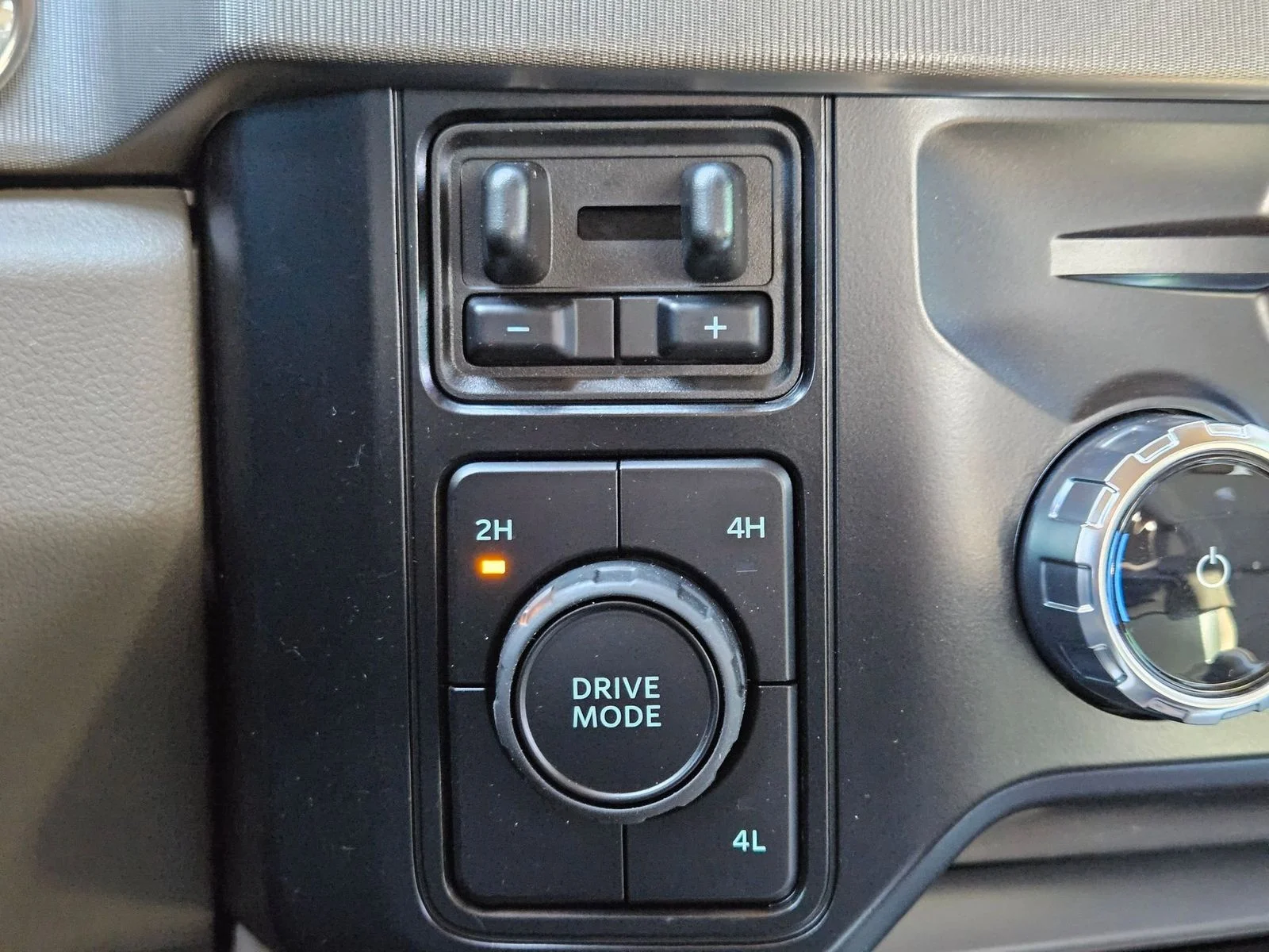New 2026 Agate Black Metallic Ford F-350® Platinum® image 16