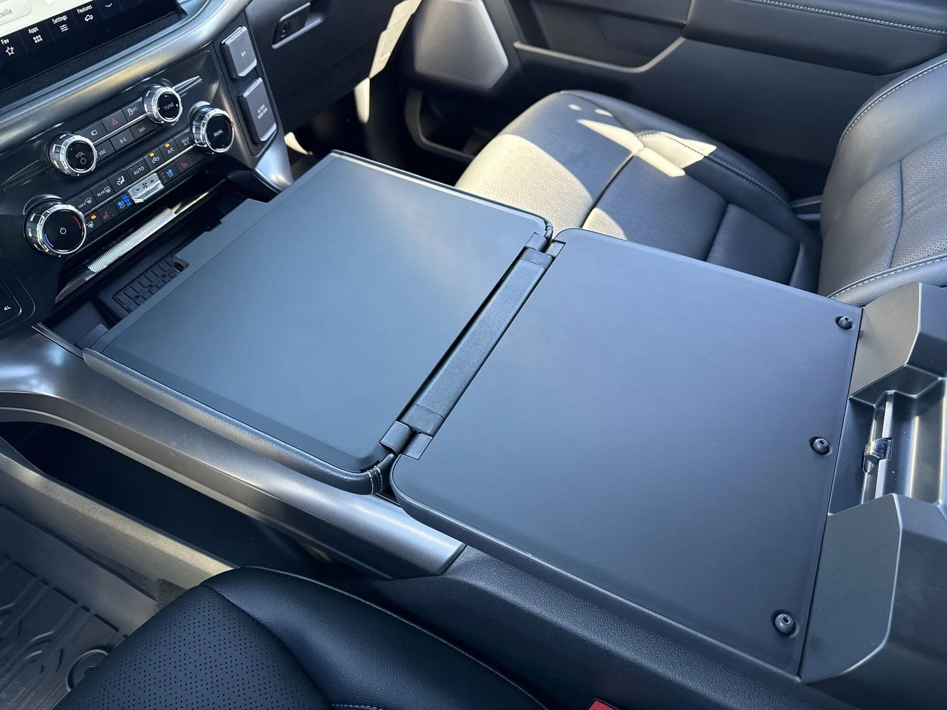 2025 Ford F-150 Lariat - Photo 12